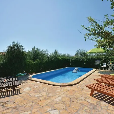 1 Bedroom In Kastel Sucurac * Kaštela