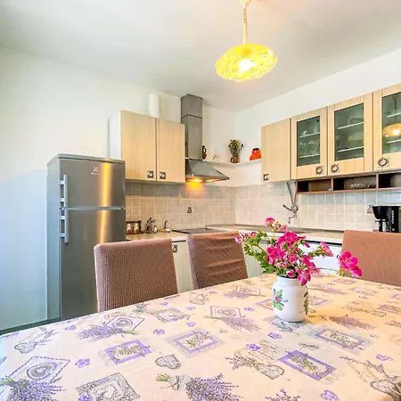 Apartmán Kastel Sucurac Ivana Pavla Ii *